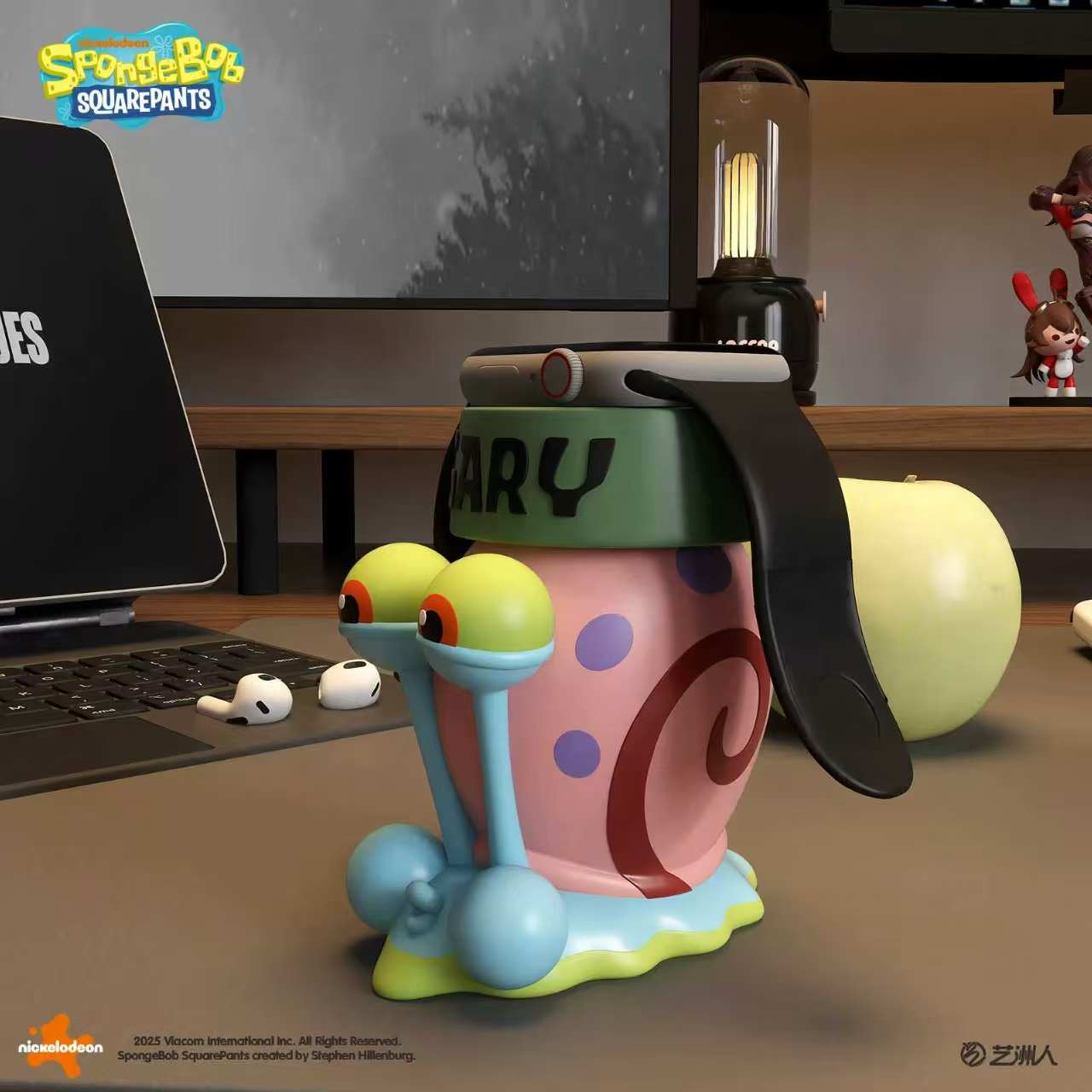 Creative cartoon-shaped Apple Watch stand
